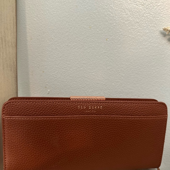 Ted Baker Tan Leather Zip Wallet - Picture 3 of 12